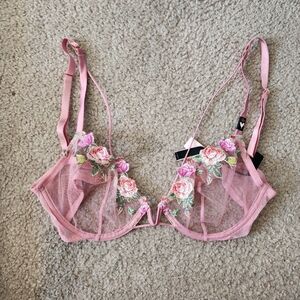 Victoria's Secret Very Sexy Delicate Pink Floral Embroidered Bra 32 D